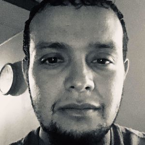 Meet your Posher, Carlos